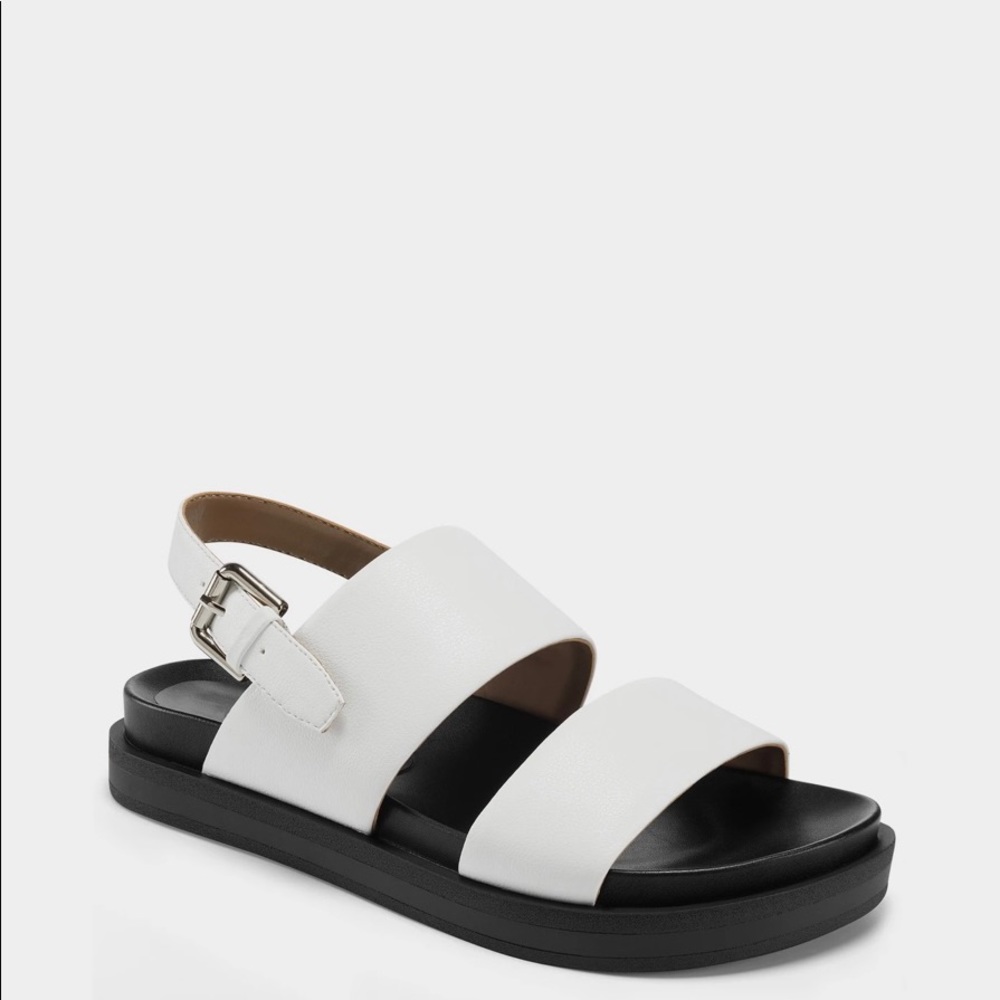 Aerosoles LEGGENDA sandals in white - size 7